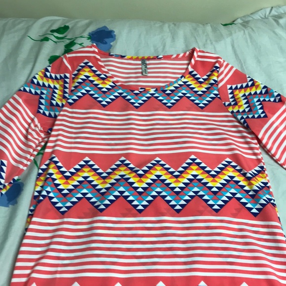 Patterned top - Picture 1 of 3